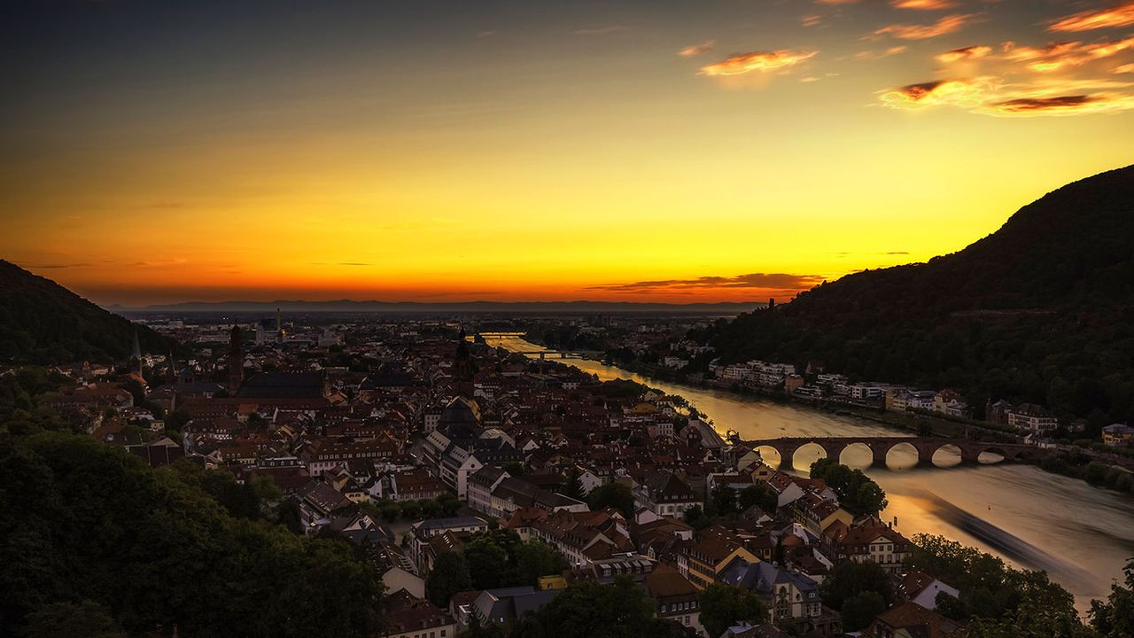 Blick vom Heidelberger Schlossgarten auf die Stadt Heidelberg, Baden-Württemberg Deutschland