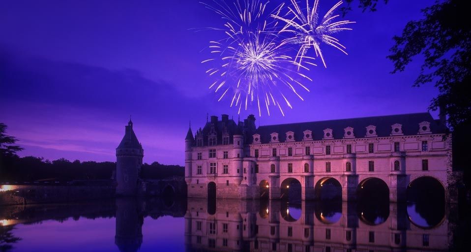Chateau de Chenonceau, castle on the river