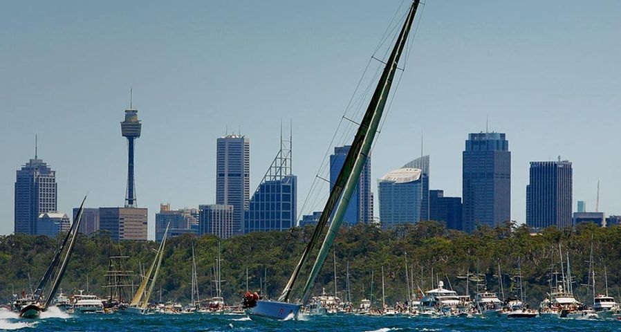 Super maxi Alfa Romeo in action following the start of the 61st Sydney to Hobart yacht race in Sydney Harbour, December 26, 2005, Australia