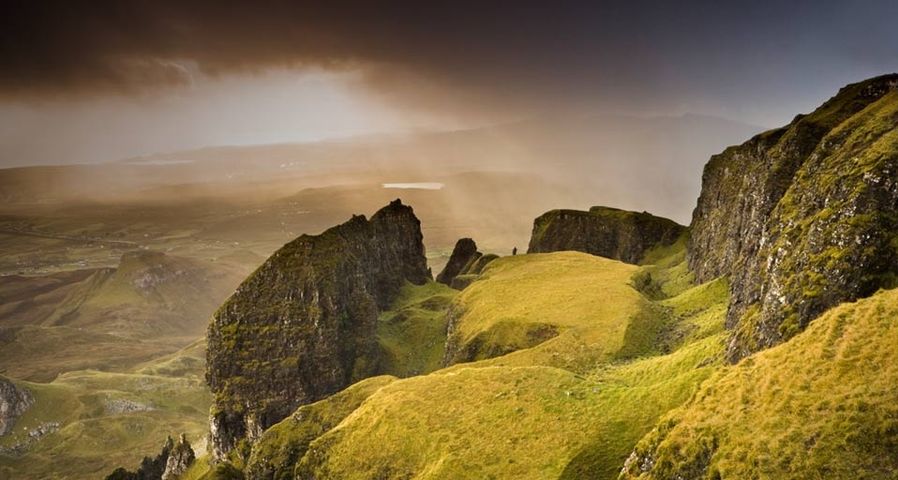 ｢クイアイング山｣イギリス, スコットランド, スカイ島