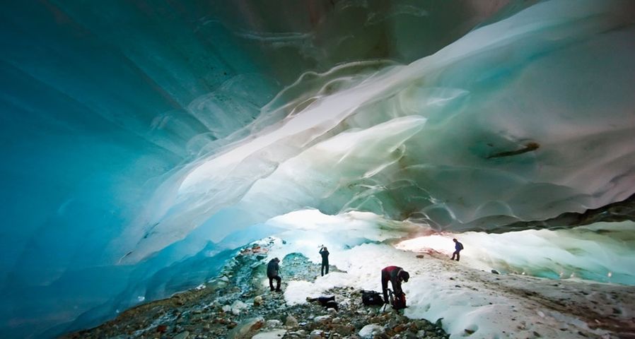 Höhlen im Alvear-Gletscher, Argentinien – Science Faction/SuperStock ©