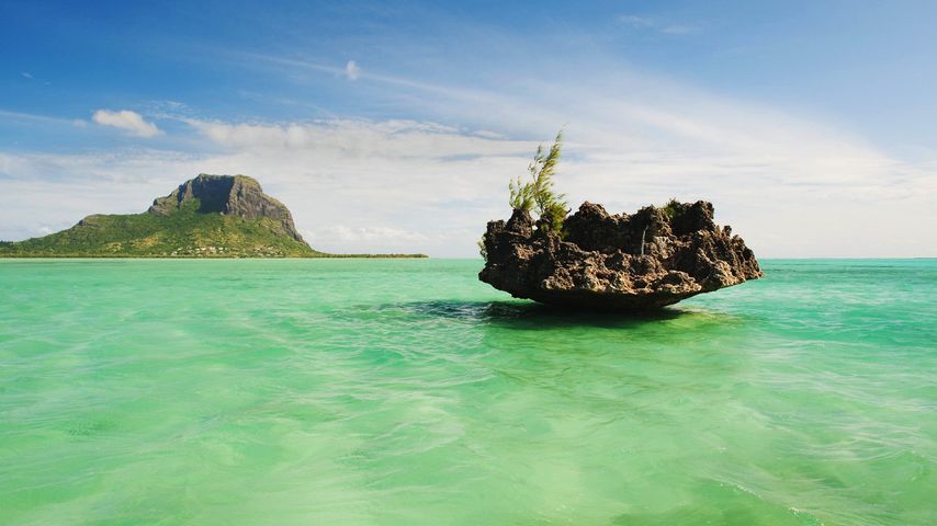 ｢ル・モーン・ブラバンとサンゴの小島｣モーリシャス共和国