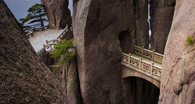 Pont des Immortels dans le massif des monts Jaunes (monts Huangshan), province d’Anhui, Chine