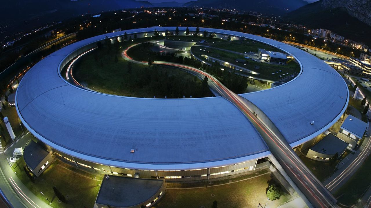 Installation européenne de rayonnement synchrotron (ESFR) à Grenoble, Isère, Rhône-Alpes