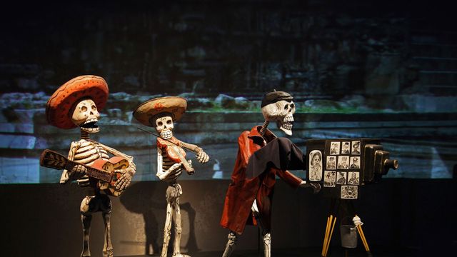 「死者の日の飾り」メキシコ