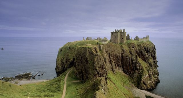 Dunnottar castle, Scotland, UK – R.Matina/age fotostock ©