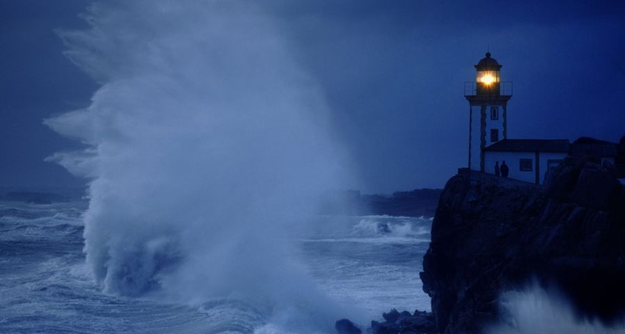 Leuchtturm auf der Île Louët in der Bucht von Morlaix, Bretagne, Frankreich – SIME / eStock Photo ©