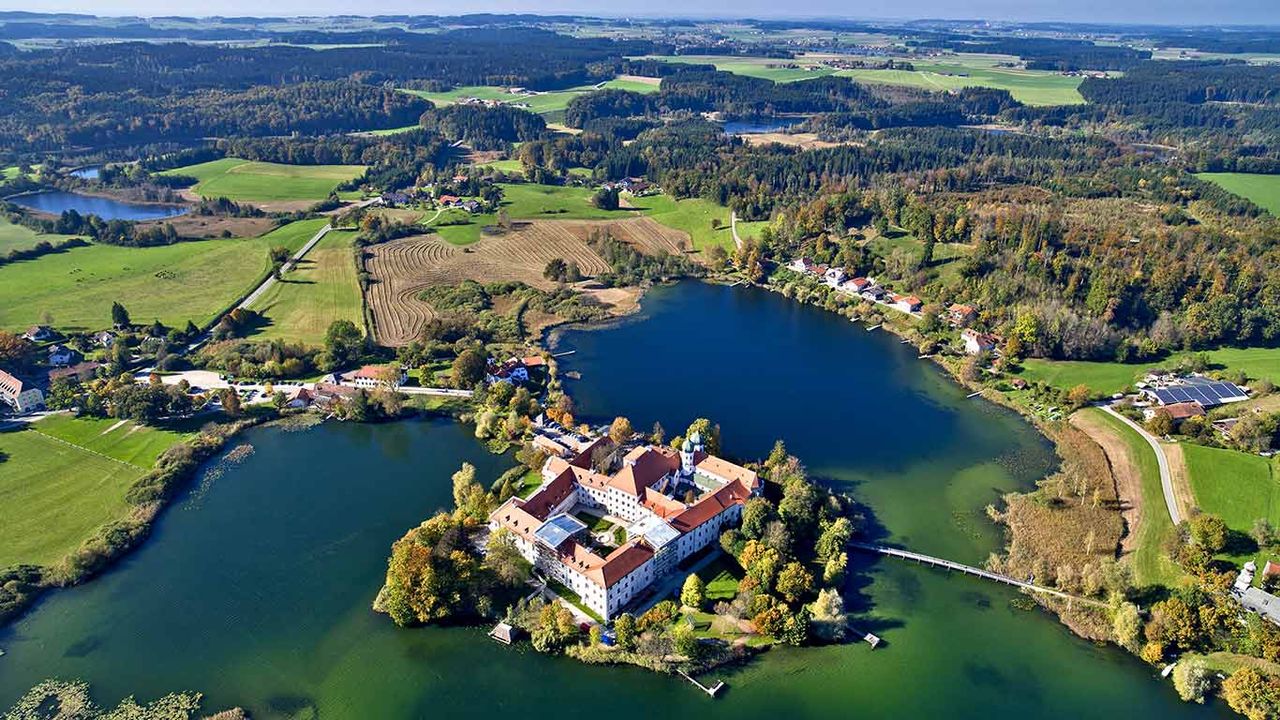 Kloster Seeon, Chiemgau, Bayern, Deutschland