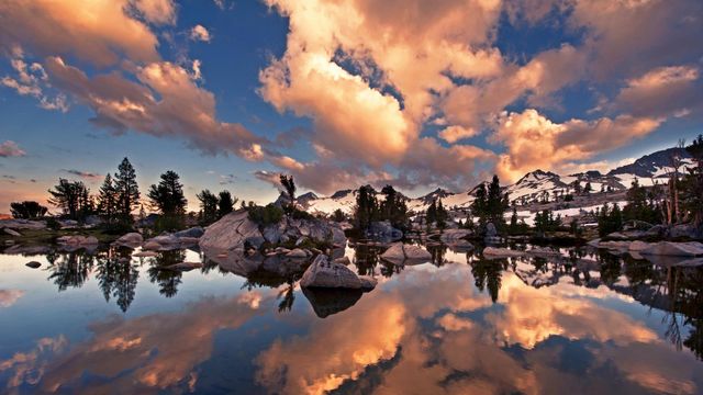 John Muir Trail, près de Mammoth Lakes, Californie