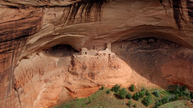 Mummy Cave ruins, Canyon de Chelly National Monument, Arizona