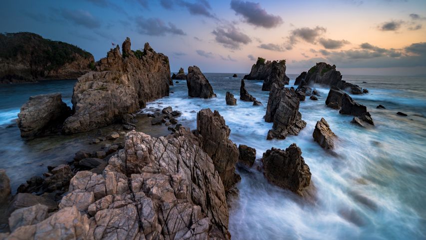 A staggering sea scene