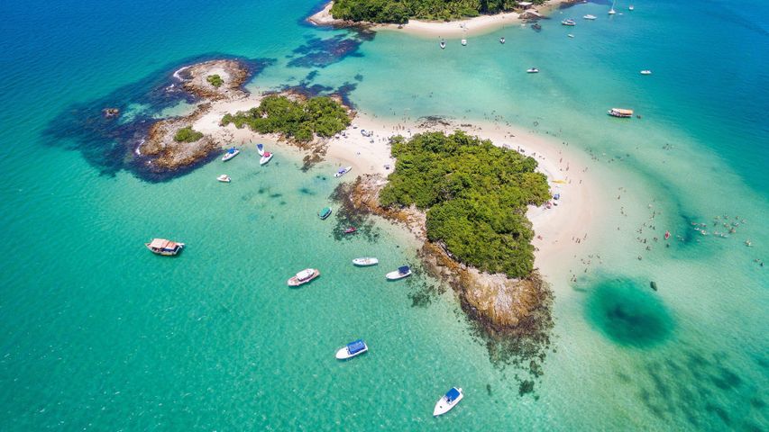 Vista aérea da Ilha Cataguás em Angra dos Reis, Rio de Janeiro