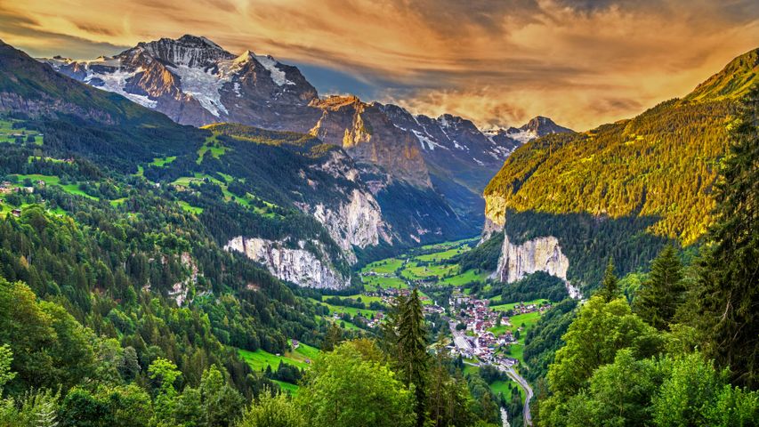 劳特布龙嫩山谷，瑞士阿尔卑斯山