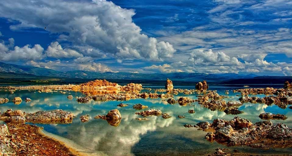 Mono Lake in Mono County, California, U.S.A.