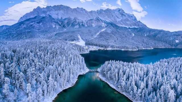 「アイプ湖とツークシュピッツェ山」ドイツ, バイエルン州
