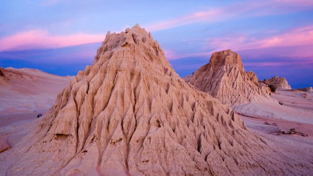 Lunettes at Mungo National Park, New South Wales, Australia 