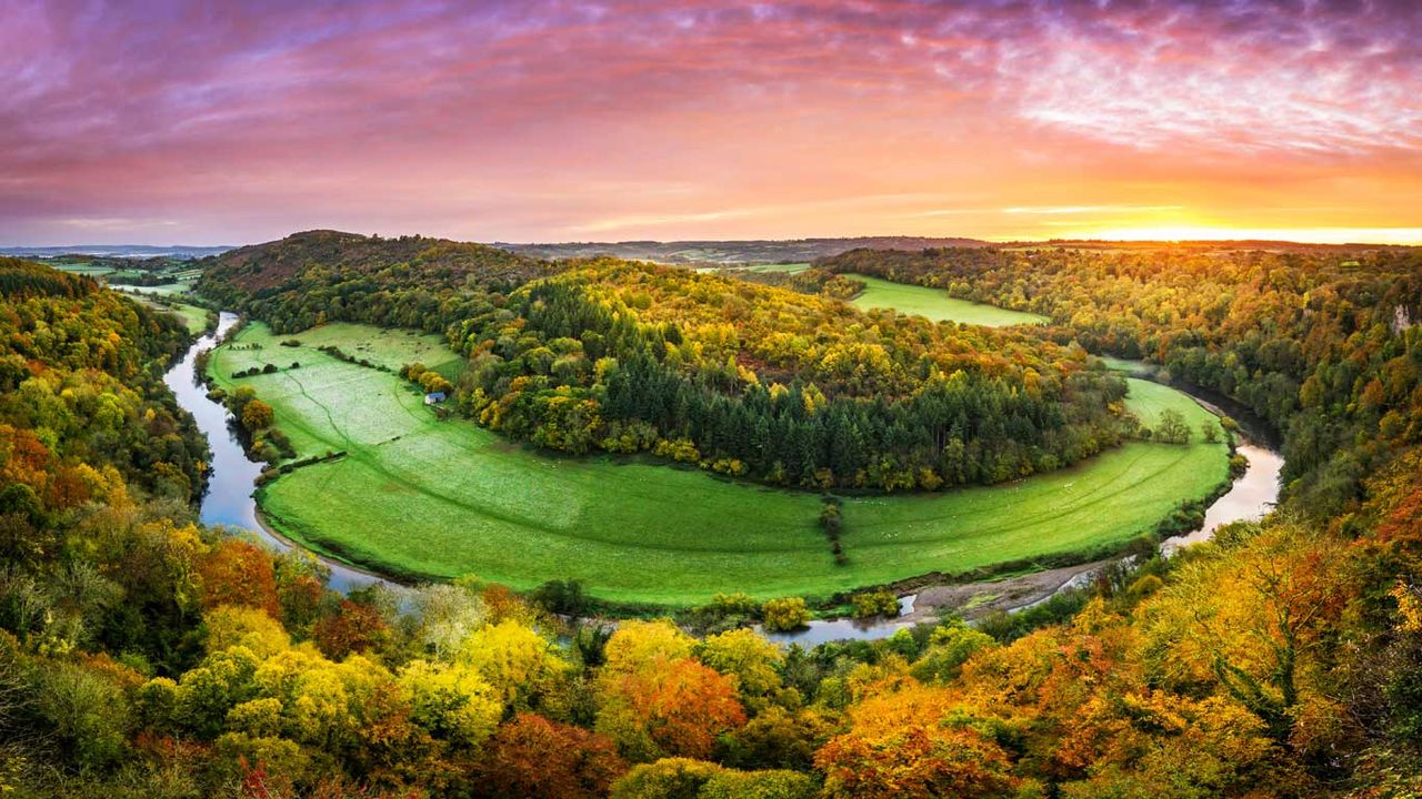 Symonds Yat Rock overlooking the River Wye 