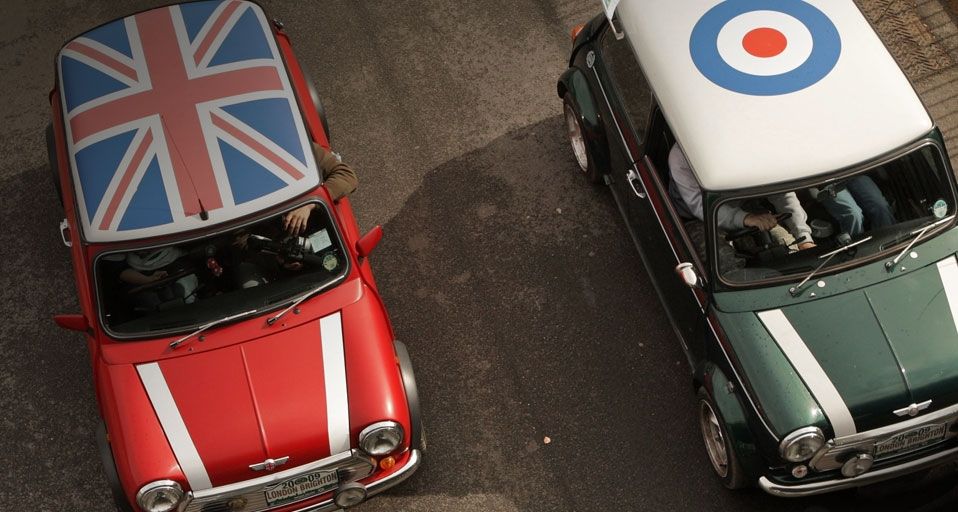 Mini’s in the London to Brighton Rally - Oli Scarff/Getty Images ©