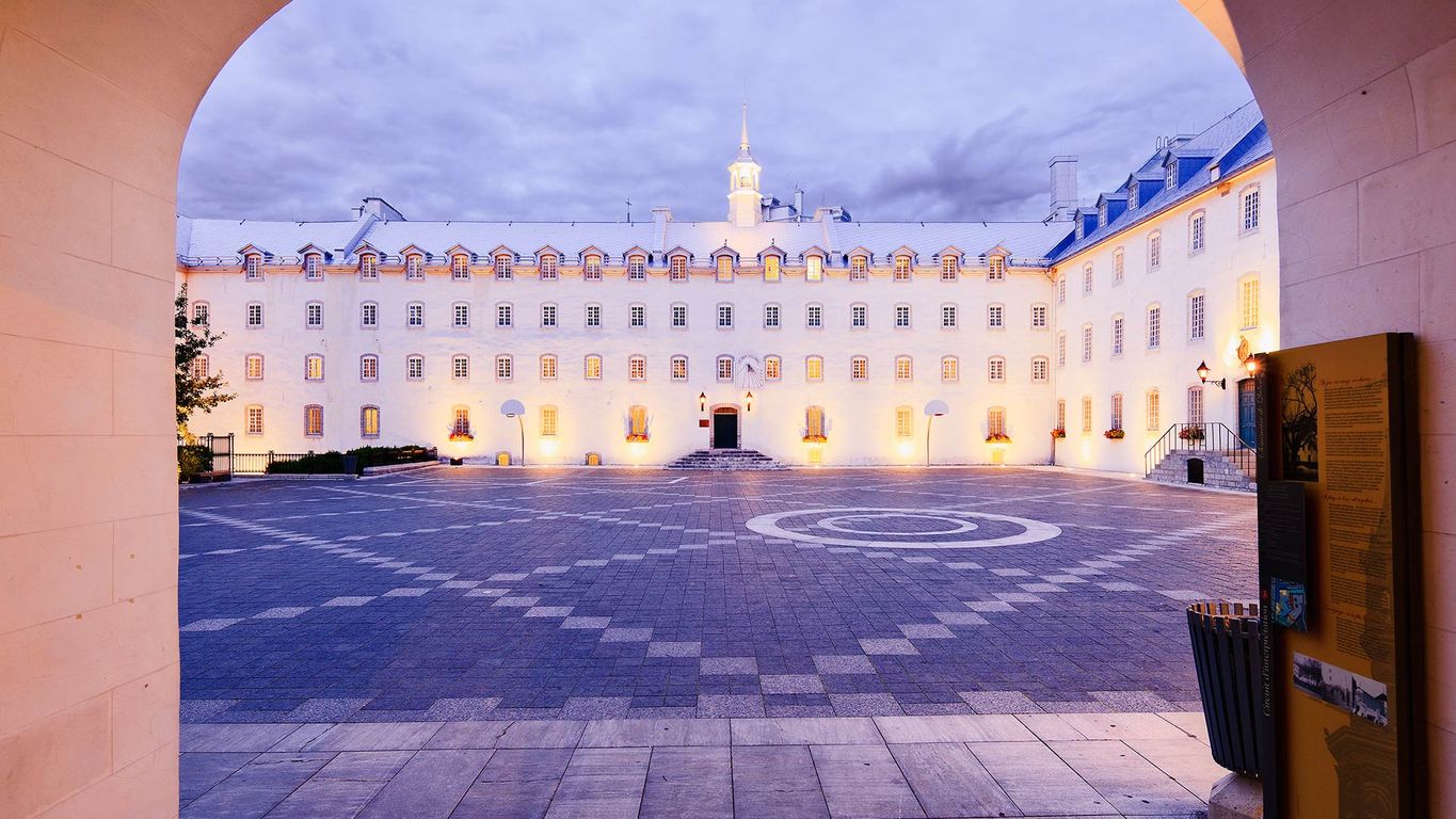 Cour Intérieure Du Petit Séminaire De Québec