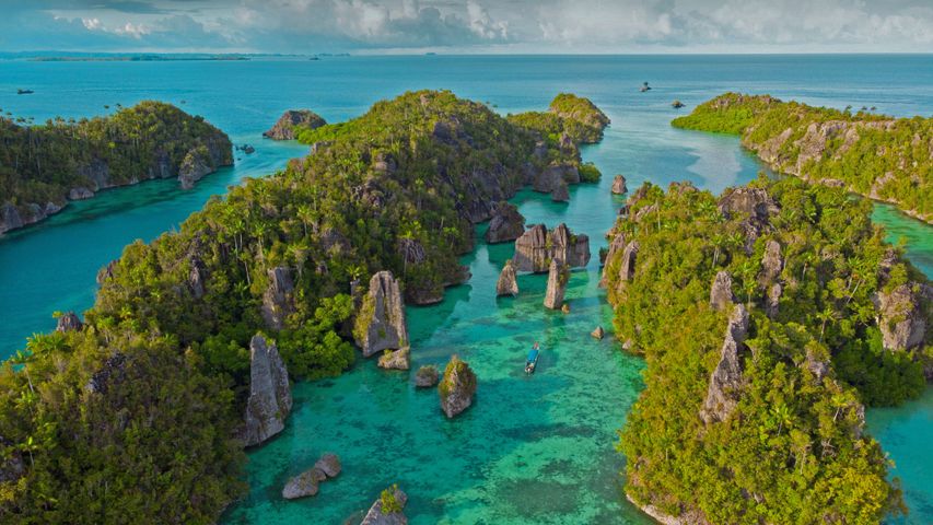 Misool, una delle quattro isole principali del gruppo di Raja Ampat nella Papua occidentale, Indonesia