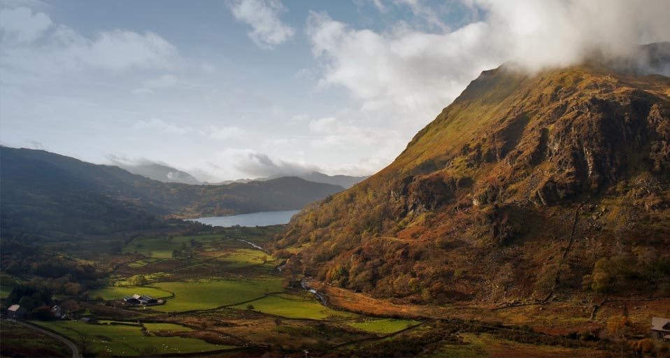 Clouds Rolling Over The Mountain Range Snowdonia Wales Bing Gallery