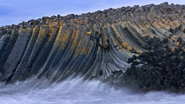 Basaltsäulen in der Bucht von Kálfshamarsvík, Halbinsel Skagi, Island
