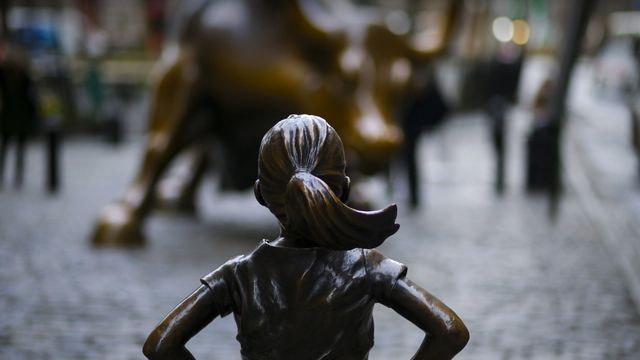 Statue “Fearless Girl” de Kristen Visbal, New York