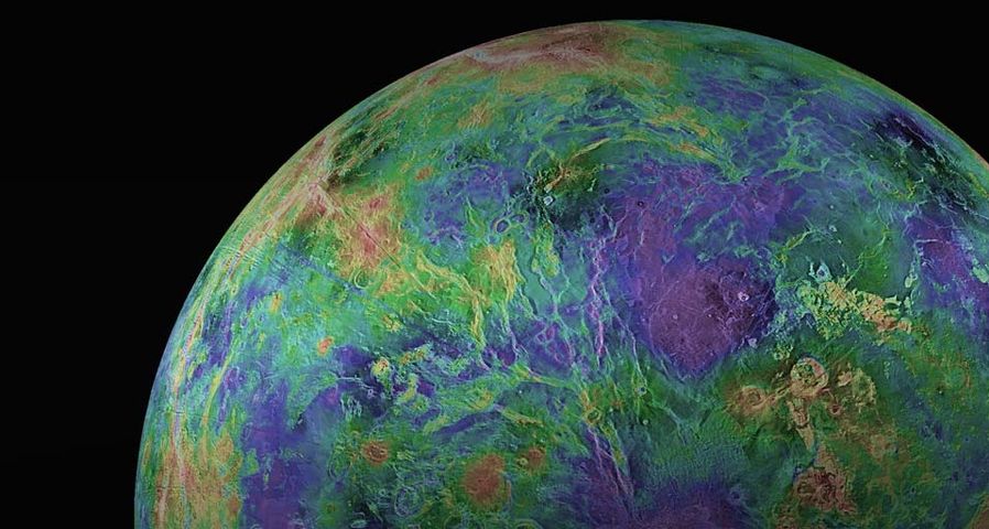 Radar image of the northern hemisphere of the planet Venus, made up of images taken by the Magellan space probe