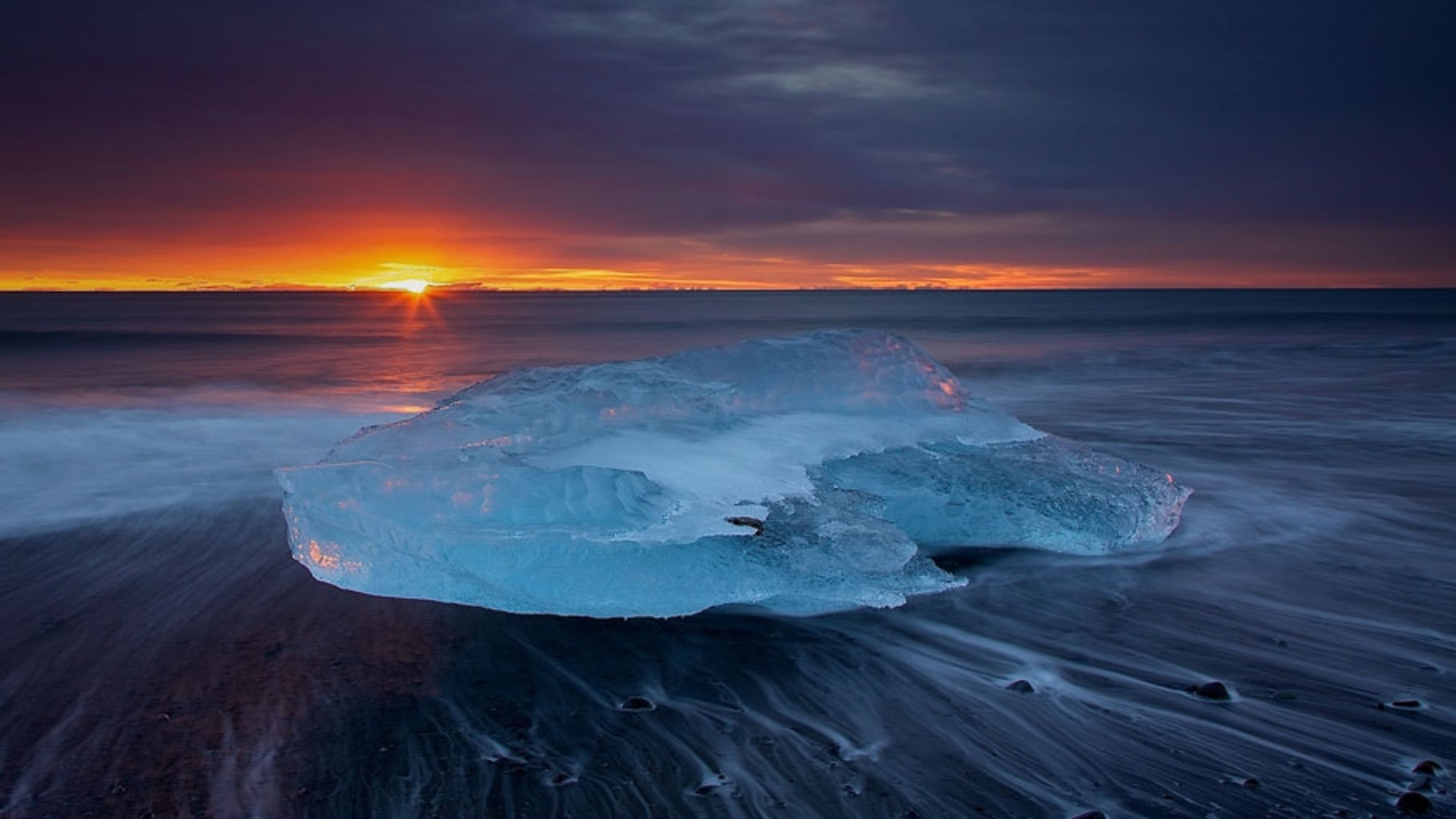 Sunrise On The Beach At Jökulsárlón In Iceland Bing Gallery 