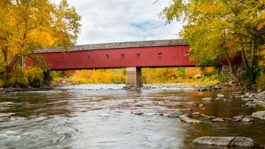 West Cornwall Covered Bridge over the Housatonic River, Connecticut ...