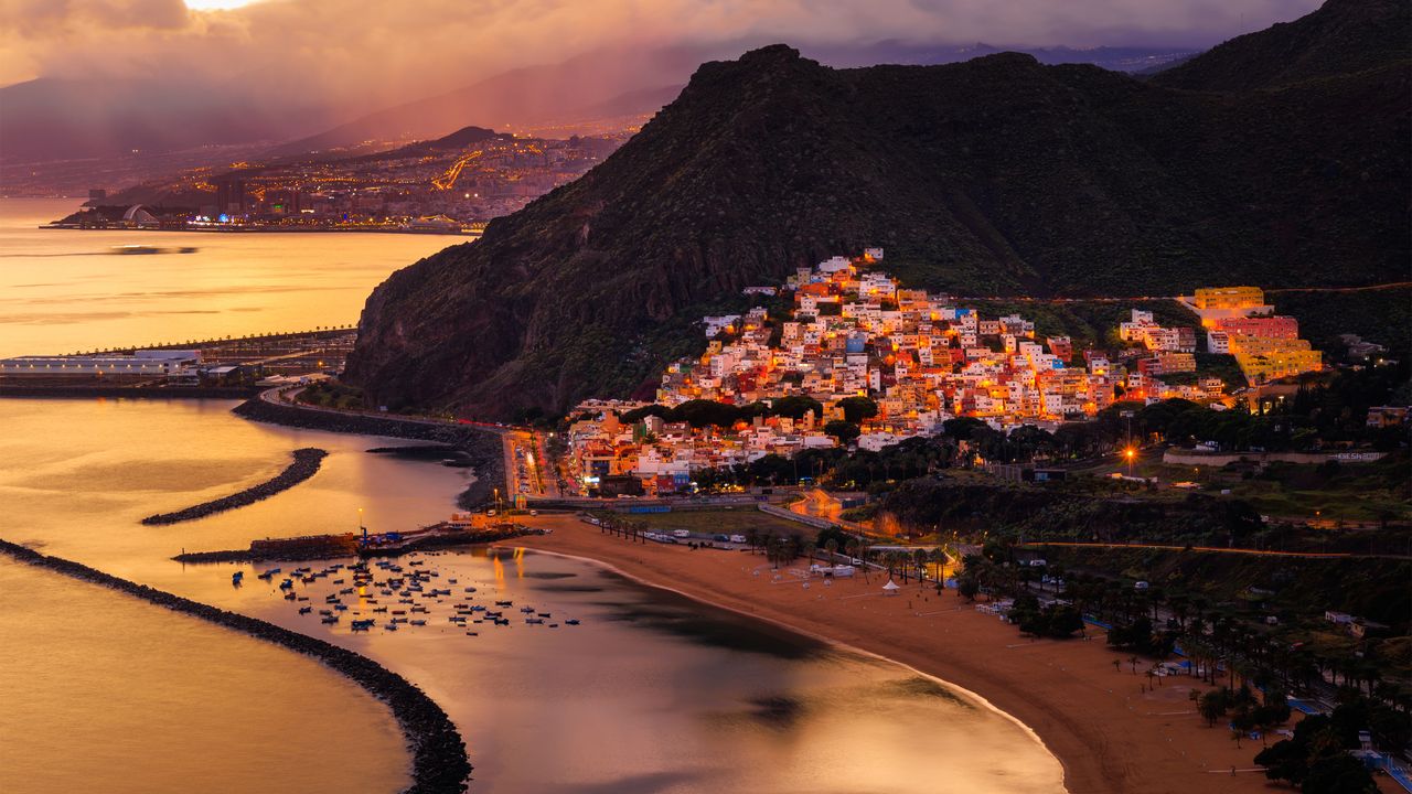 Vista del atardecer de San Andrés y Playa de Las Teresitas, Tenerife