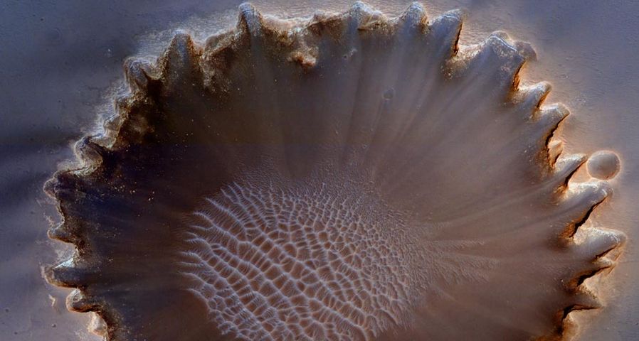 由美国宇航局的火星侦察轨道器拍摄的火星陨石坑  - - NASA ©