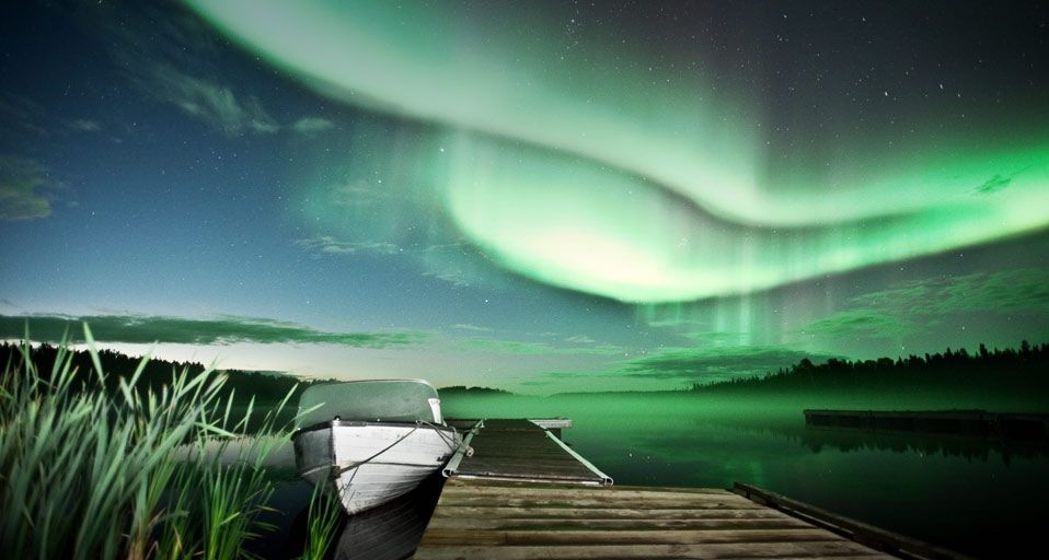 Aurora borealis over Vee Lake near Yellowknife, Canada
