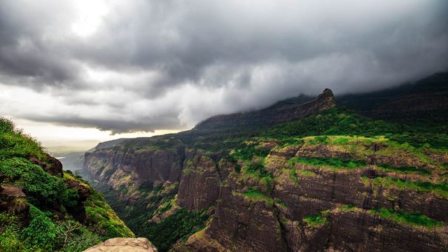 Dark clouds over the Western Ghats, Pune