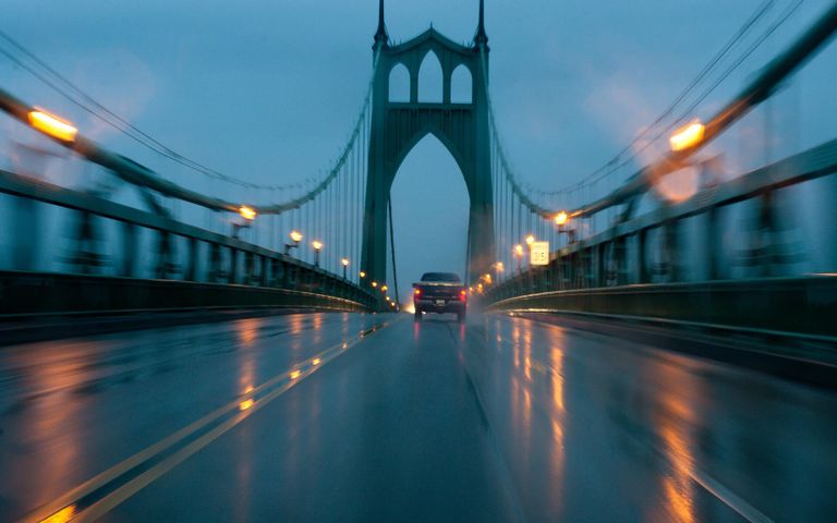 Rain in the City Theme for Windows 10