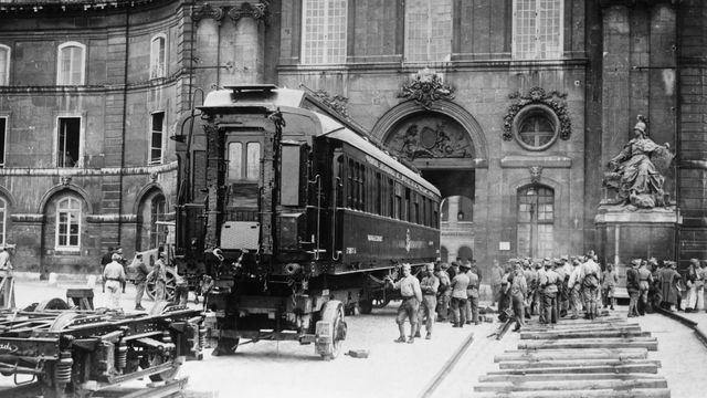 Wagon dans lequel fut signé l’armistice de 1918, exposé à l’hôtel des Invalides à Paris, de 1921 à 1927