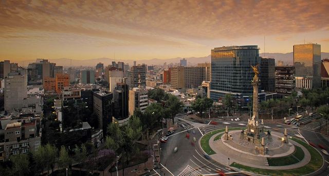 Independence Monument in Avenida de la Reforma,  Mexico City,  Mexico