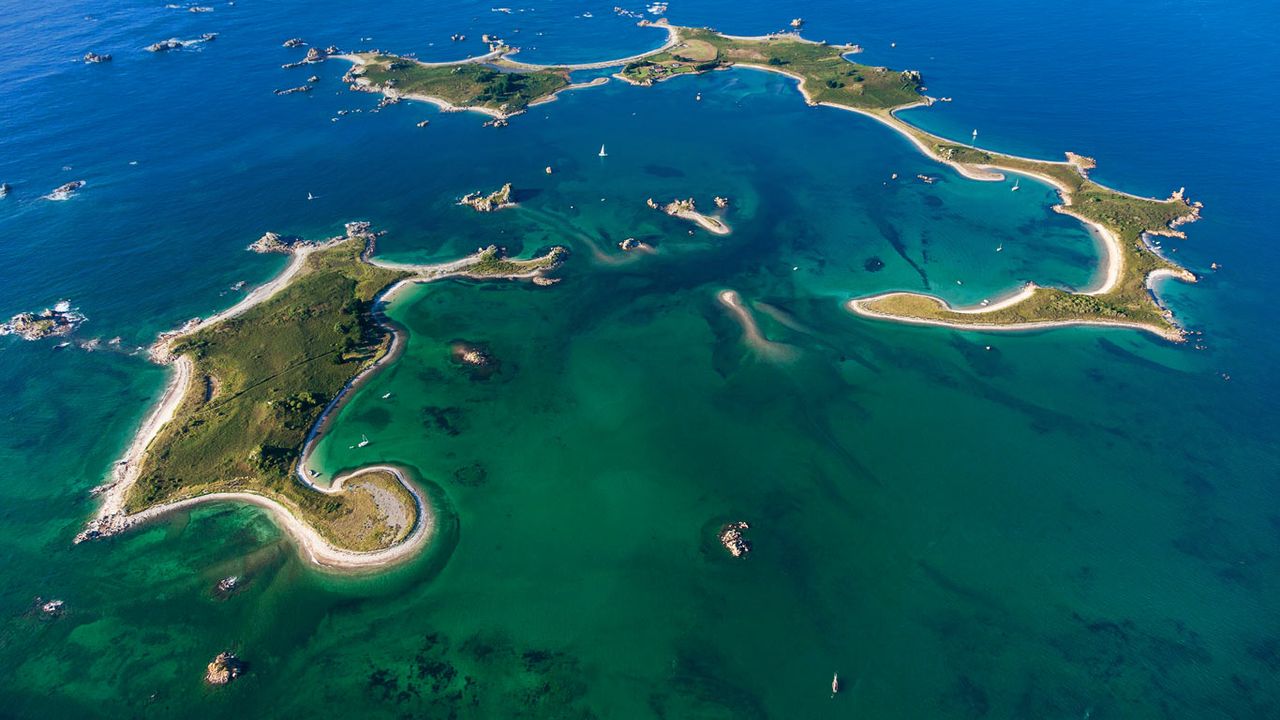 La Petite Île und Ile d'Er, Plougrescant, Département Côtes-d’Armor, Frankreich