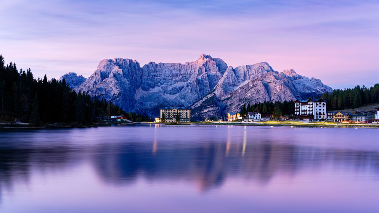 Peaks over the 'Pearl'
