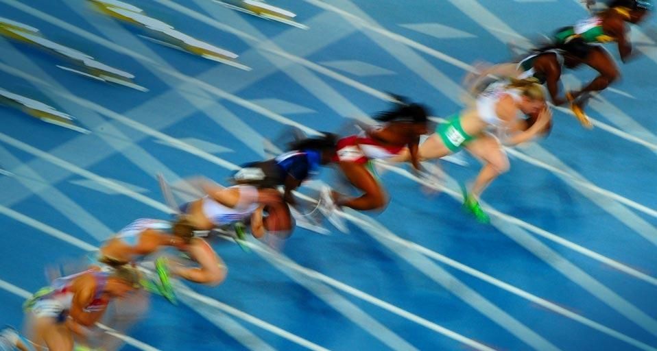 Australia's Sally Pearson leads out of the blocks in the women's hurdles semi-final at the International Association of Athletics Federations (IAAF) World Championships in Daegu on September 3, 2011