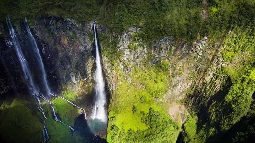 Vue aérienne du Trou de Fer dans le massif du Piton des Neiges, île de La Réunion