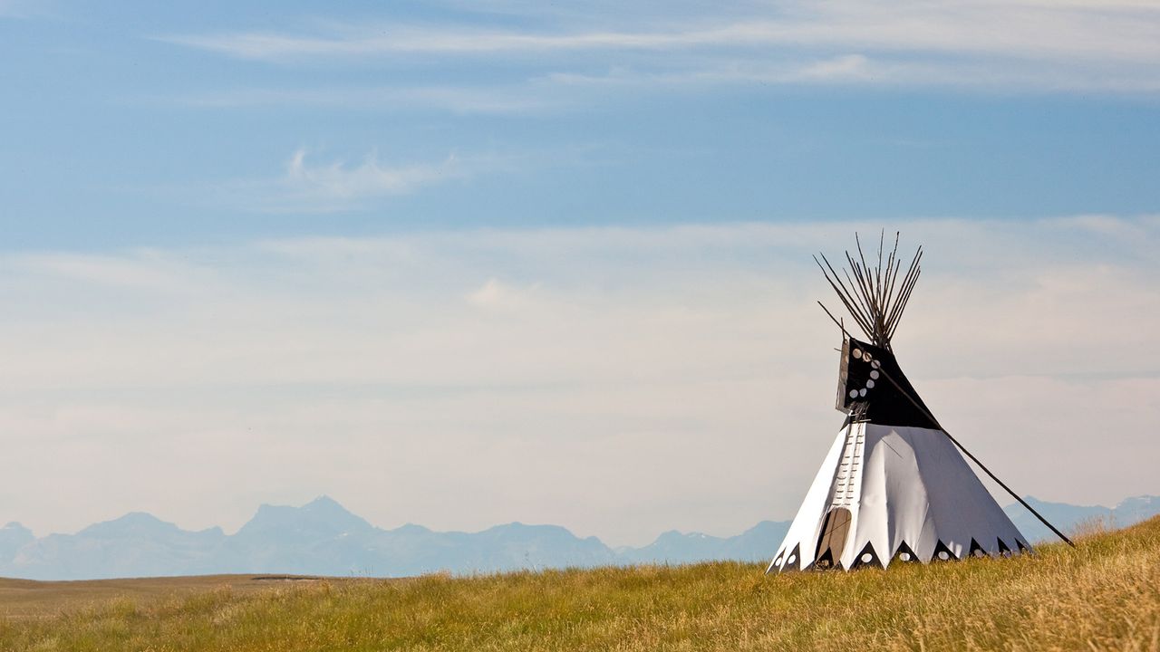 Tipi dans l’Alberta du Sud, Canada 