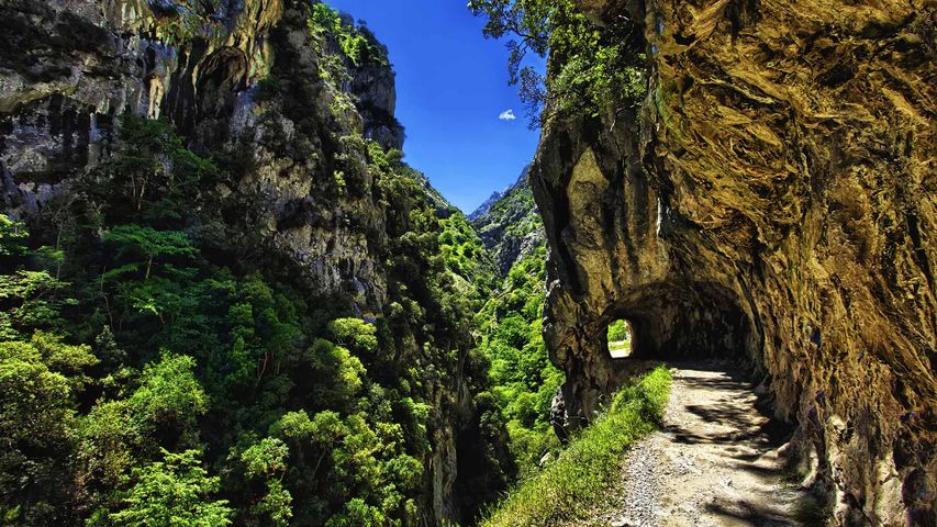 Ruta del Cares, Picos de Europa, entre León y Asturias