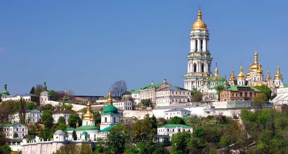Das Kiewer Höhlenkloster am westlichen Ufer der Dnepr