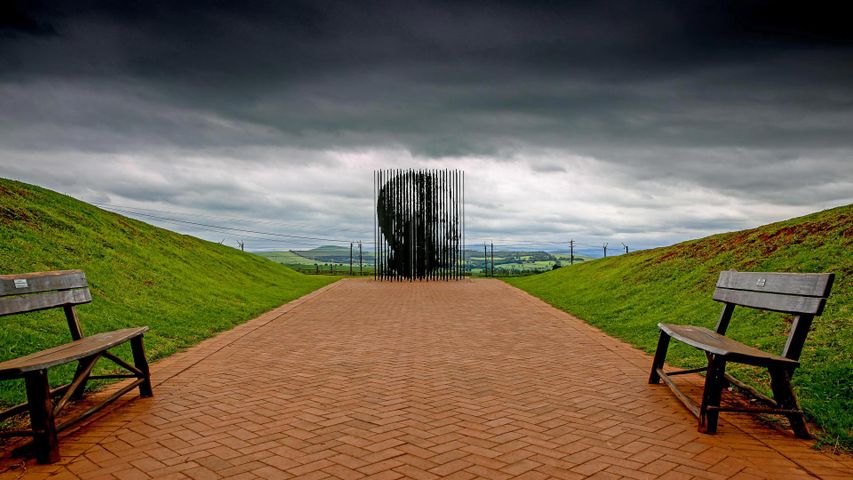 Nelson Mandela monument by artist Marco Cianfanelli near Howick, South Africa 