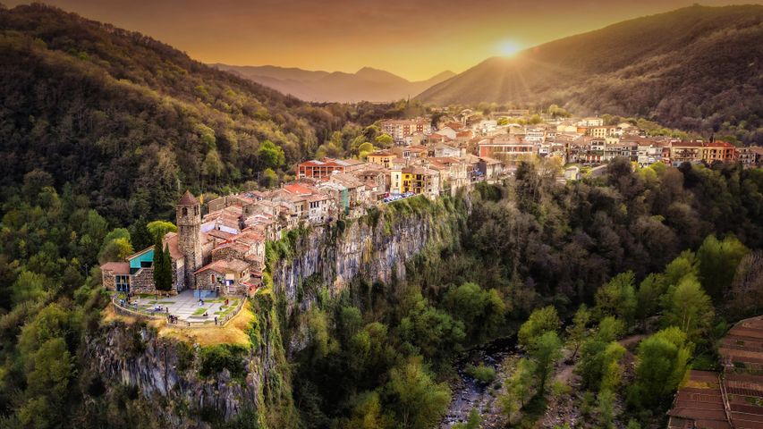 Castellfollit de la Roca, Catalonia, Spain - Bing Gallery