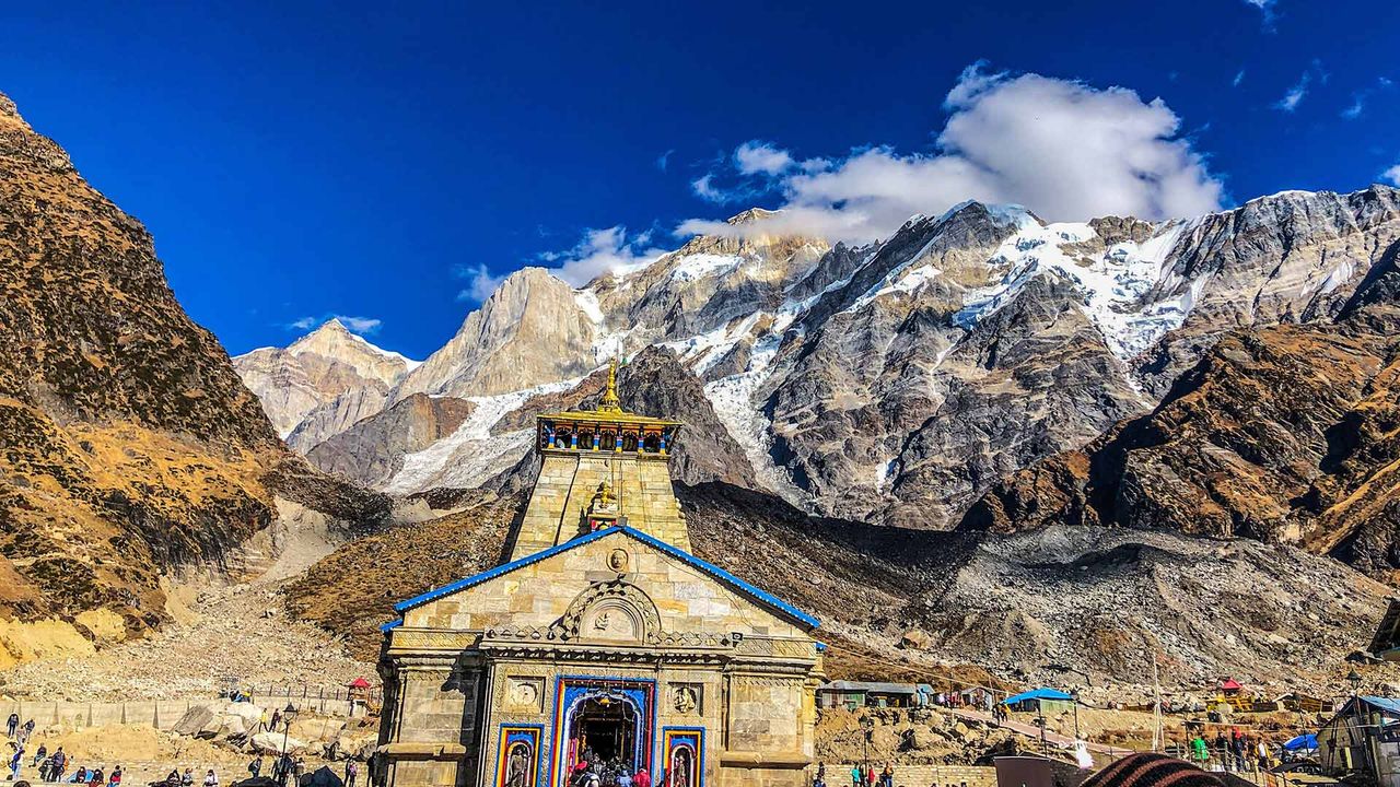 Kedarnath temple and mountains in Uttarakhand, India