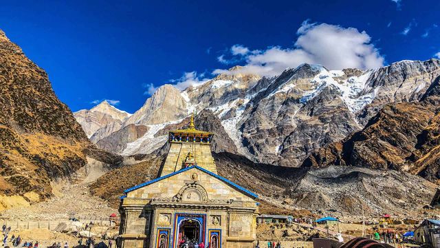 Kedarnath temple and mountains in Uttarakhand, India