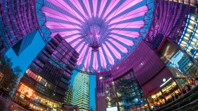Beleuchteter Innenraum, Sony Center, Berlin