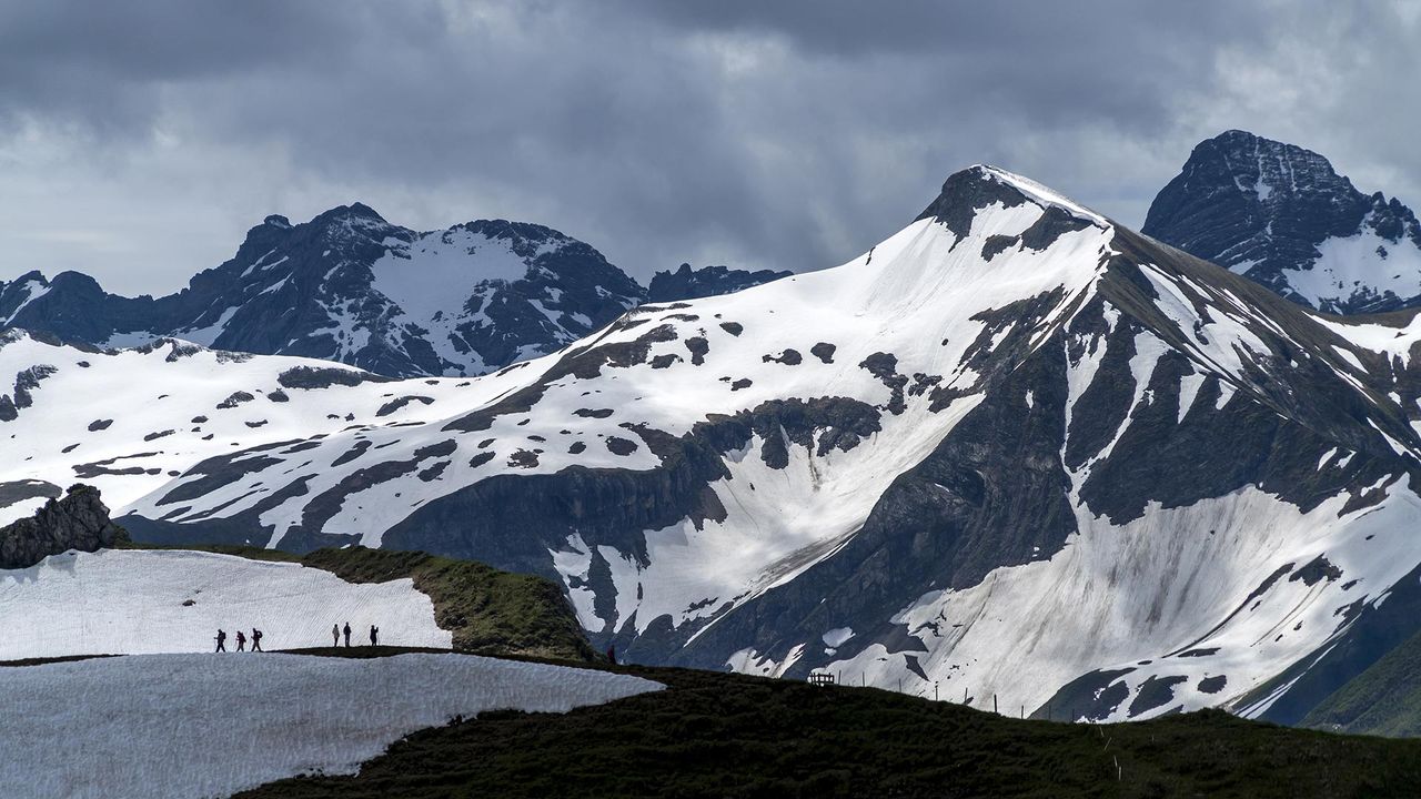 Wandergruppe in den Allgäuer Alpen bei Oberstdorf, Bayern, Deutschland